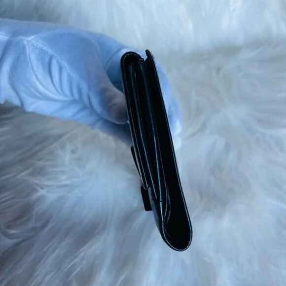 Authentic Vintage Gucci Leather Bifold Wallet - Picture 3 of 13